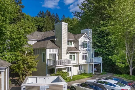 6825 Cougar Mountain Way Bellevue WA 98006