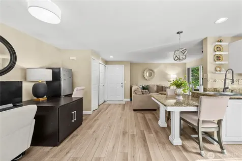 6825 Cougar Mountain Way Bellevue WA 98006