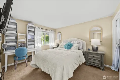 6825 Cougar Mountain Way Bellevue WA 98006