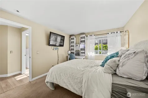 6825 Cougar Mountain Way Bellevue WA 98006