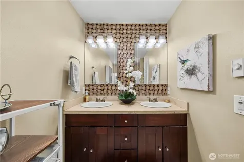 6825 Cougar Mountain Way Bellevue WA 98006