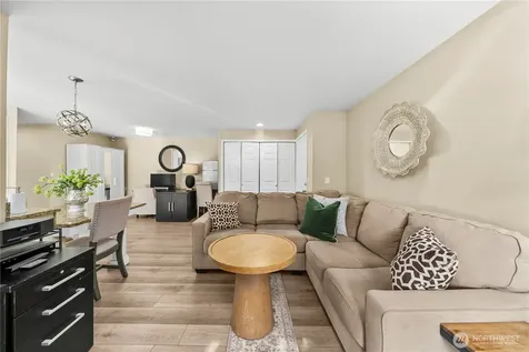 6825 Cougar Mountain Way Bellevue WA 98006