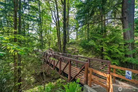 6825 Cougar Mountain Way Bellevue WA 98006