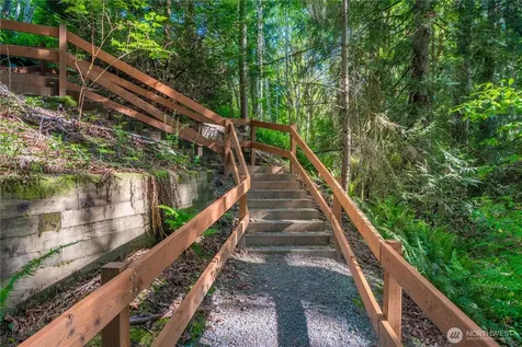 6825 Cougar Mountain Way Bellevue WA 98006