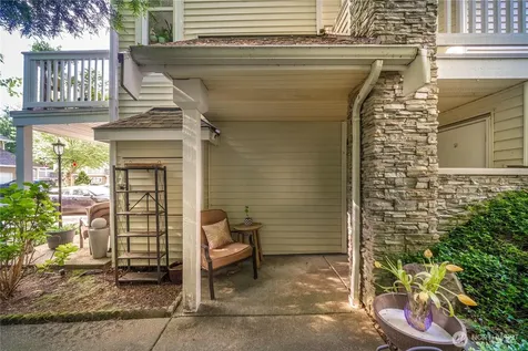 6825 Cougar Mountain Way Bellevue WA 98006