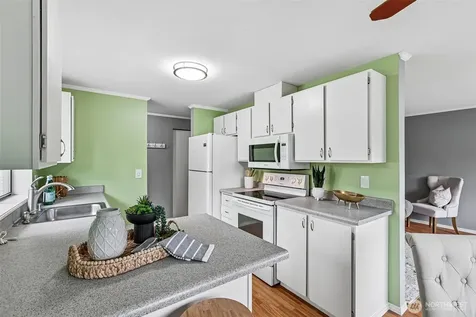 1606 201st Place SE Bothell WA 98012