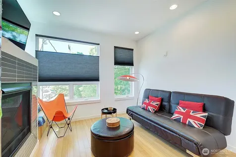 3444 California Avenue SW Seattle WA 98116