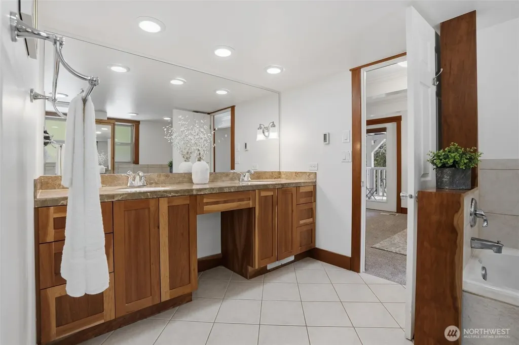 11476 Bethel Burley Road SE Port Orchard WA 98367