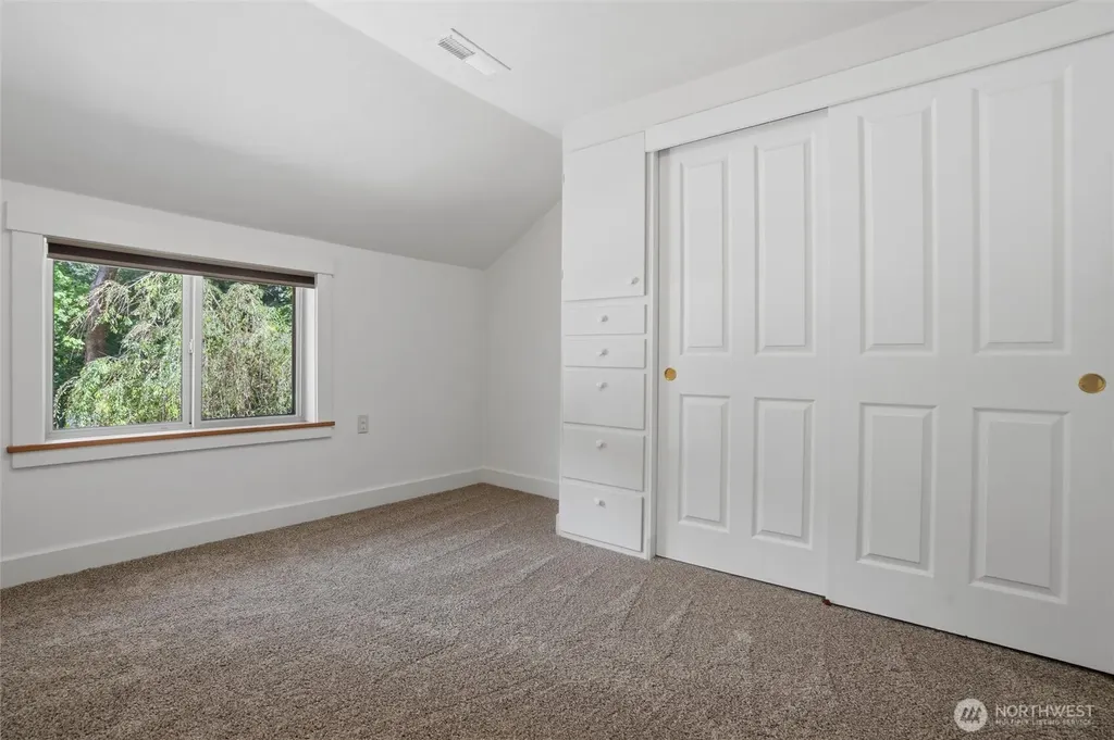 11476 Bethel Burley Road SE Port Orchard WA 98367