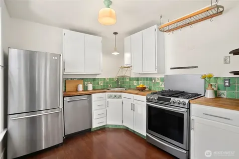 1732 15th Avenue Seattle WA 98122