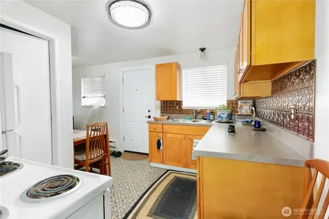 3572 E F Street Tacoma WA 98404