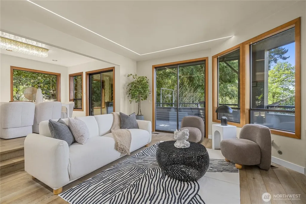 13707 SE 51st Place Bellevue WA 98006