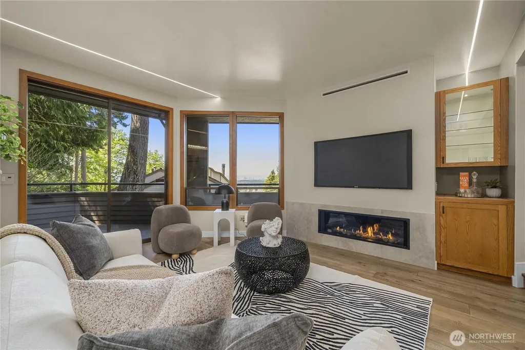 13707 SE 51st Place Bellevue WA 98006