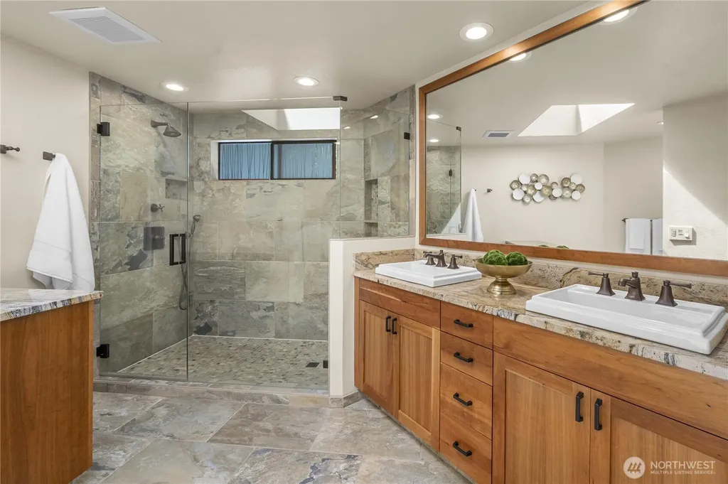 13707 SE 51st Place Bellevue WA 98006
