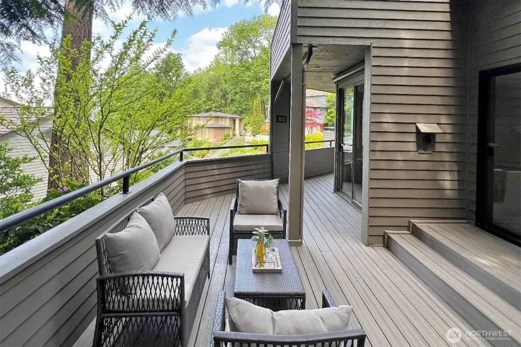 13707 SE 51st Place Bellevue WA 98006