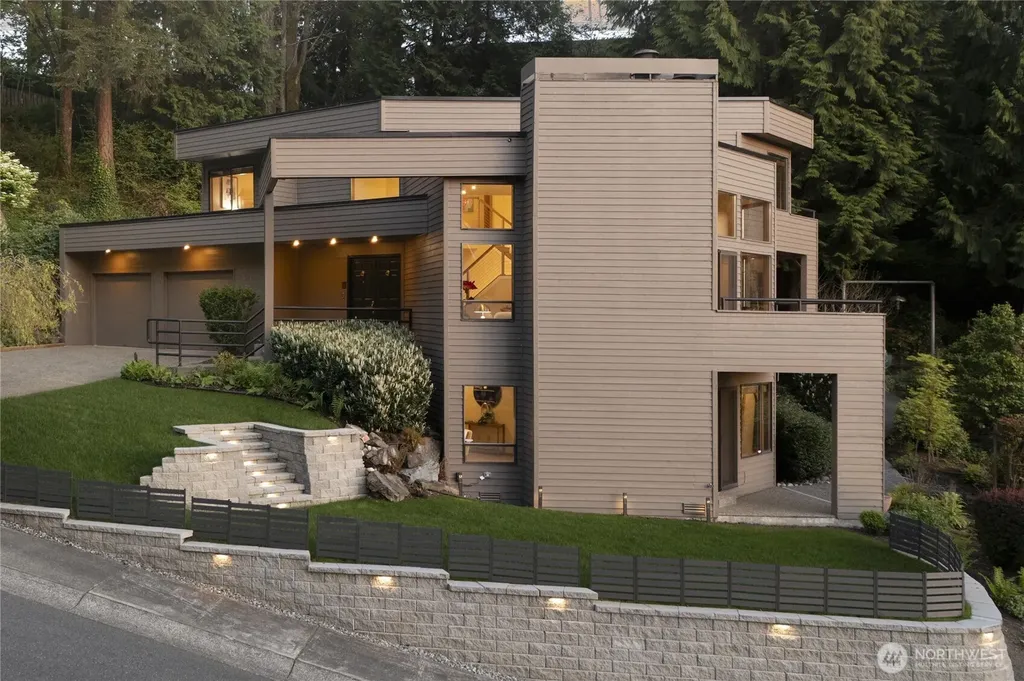 13707 SE 51st Place Bellevue WA 98006