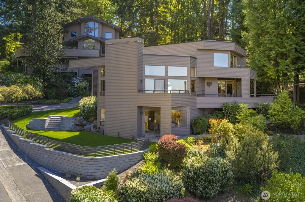 13707 SE 51st Place Bellevue WA 98006