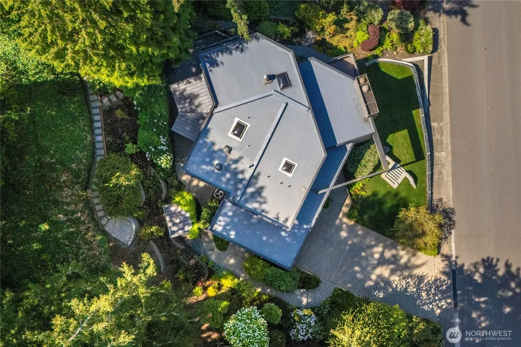 13707 SE 51st Place Bellevue WA 98006