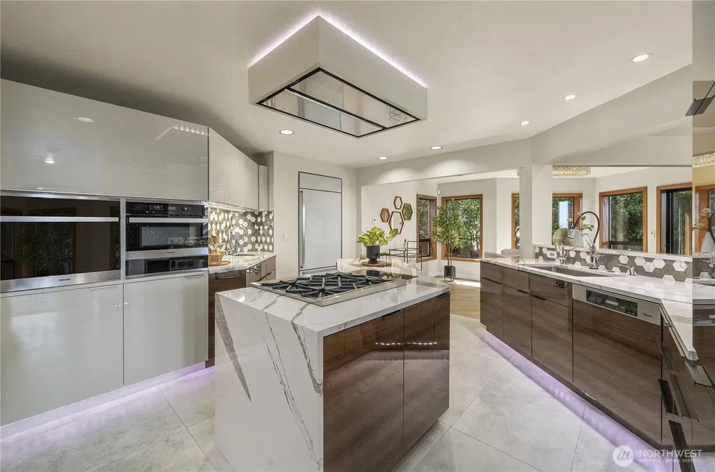 13707 SE 51st Place Bellevue WA 98006