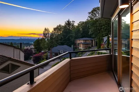 13707 SE 51st Place Bellevue WA 98006