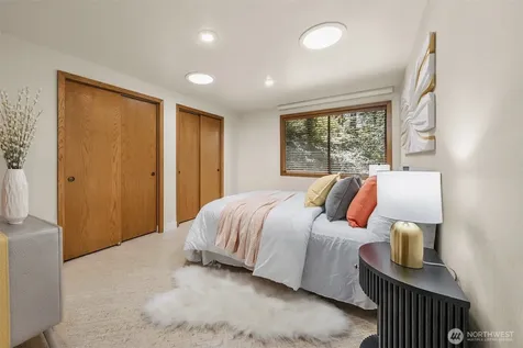 13707 SE 51st Place Bellevue WA 98006
