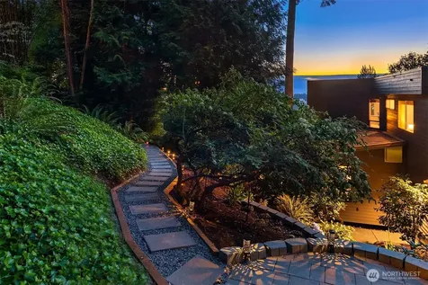 13707 SE 51st Place Bellevue WA 98006
