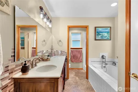 12108 38th Avenue SE Everett WA 98208