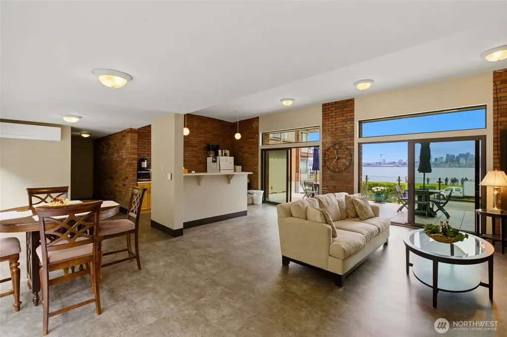 1737 Harbor Avenue Seattle WA 98126
