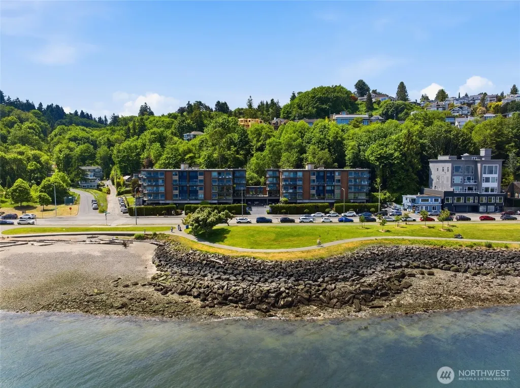 1737 Harbor Avenue Seattle WA 98126