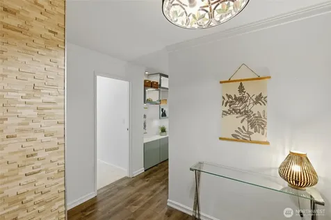 1737 Harbor Avenue Seattle WA 98126