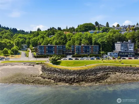 1737 Harbor Avenue Seattle WA 98126
