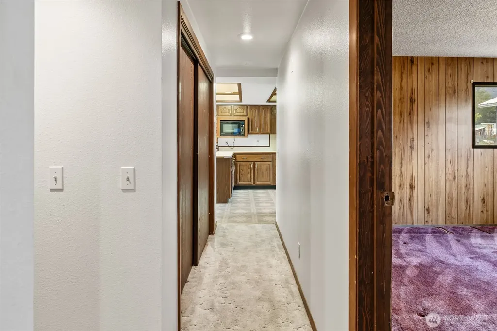 410 1st Street Easton WA 98925