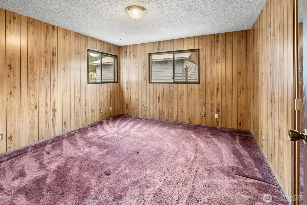 410 1st Street Easton WA 98925