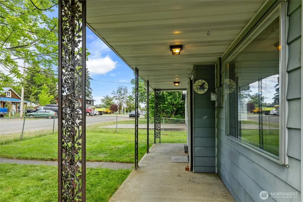 410 1st Street Easton WA 98925