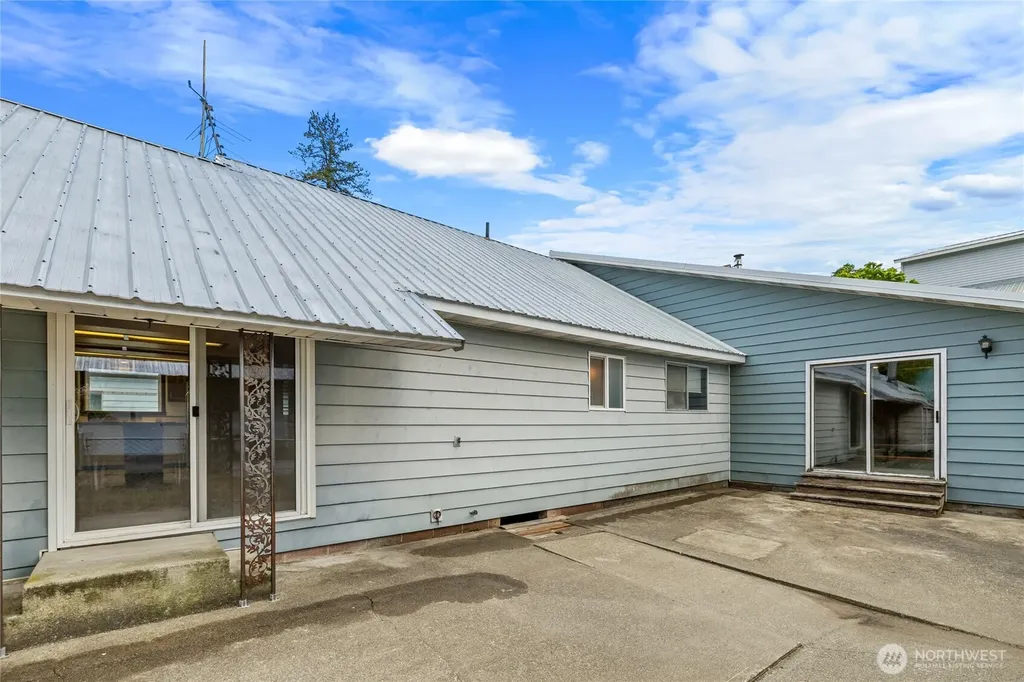 410 1st Street Easton WA 98925
