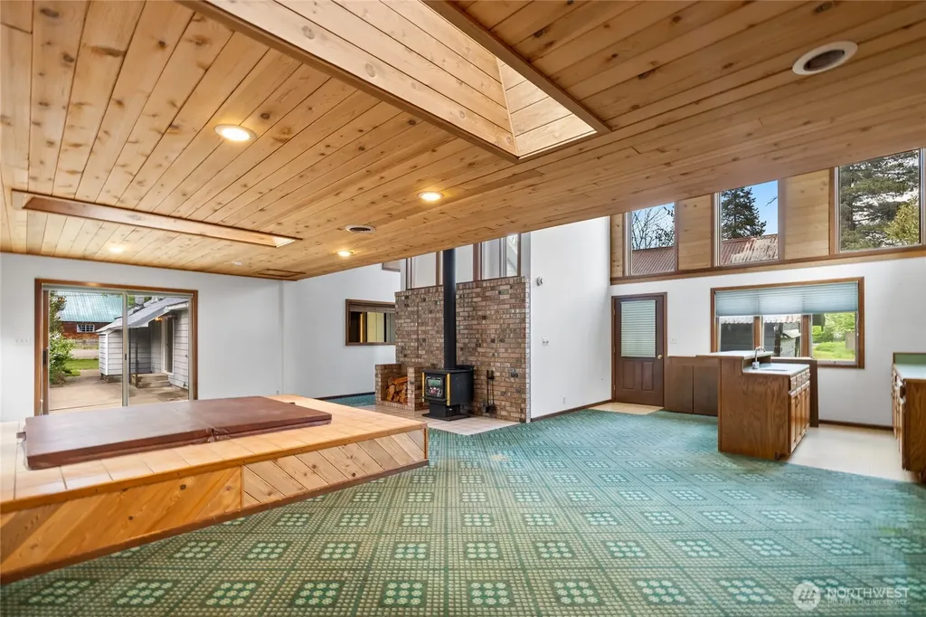410 1st Street Easton WA 98925
