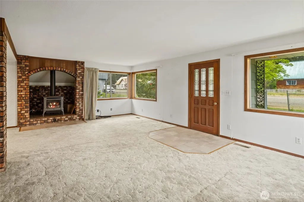 410 1st Street Easton WA 98925
