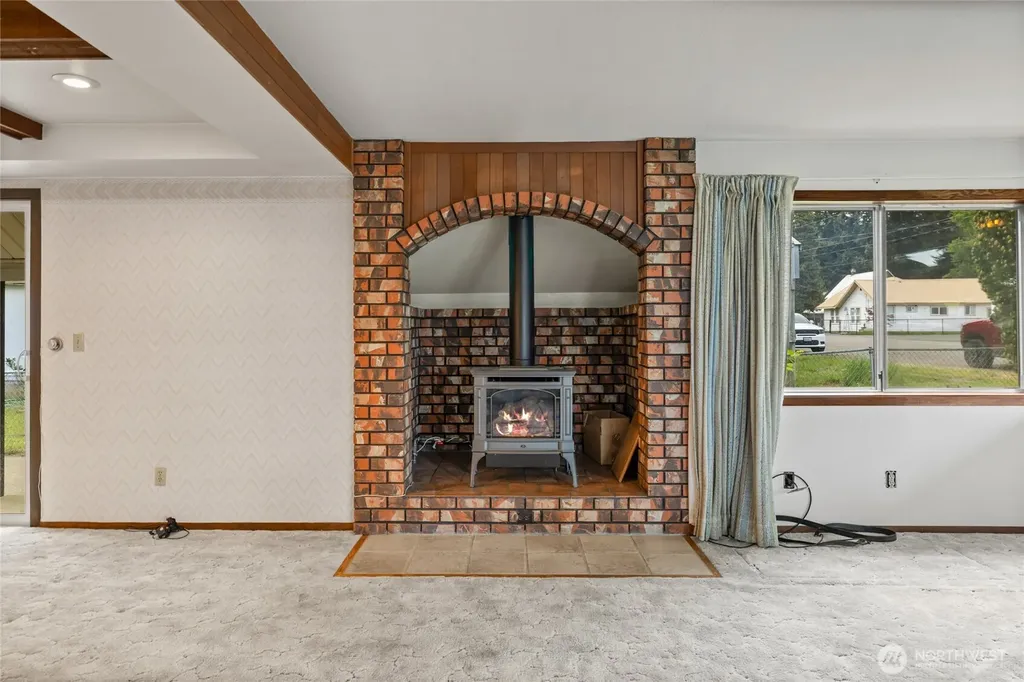 410 1st Street Easton WA 98925