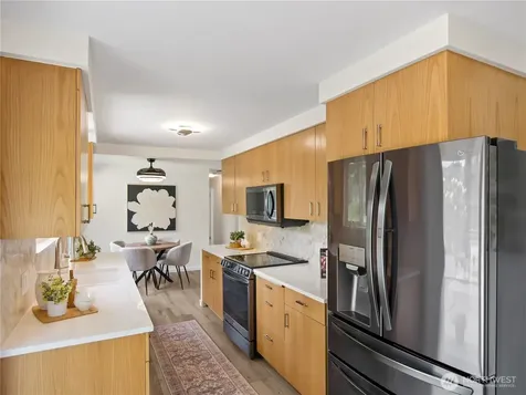 944 165th Avenue SE Bellevue WA 98008