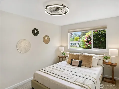944 165th Avenue SE Bellevue WA 98008
