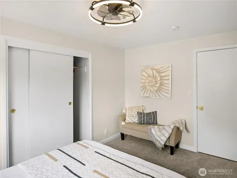 944 165th Avenue SE Bellevue WA 98008