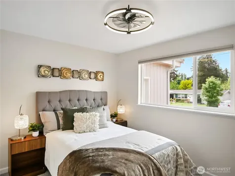 944 165th Avenue SE Bellevue WA 98008