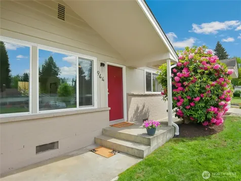 944 165th Avenue SE Bellevue WA 98008