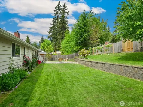 944 165th Avenue SE Bellevue WA 98008