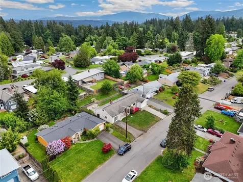 944 165th Avenue SE Bellevue WA 98008