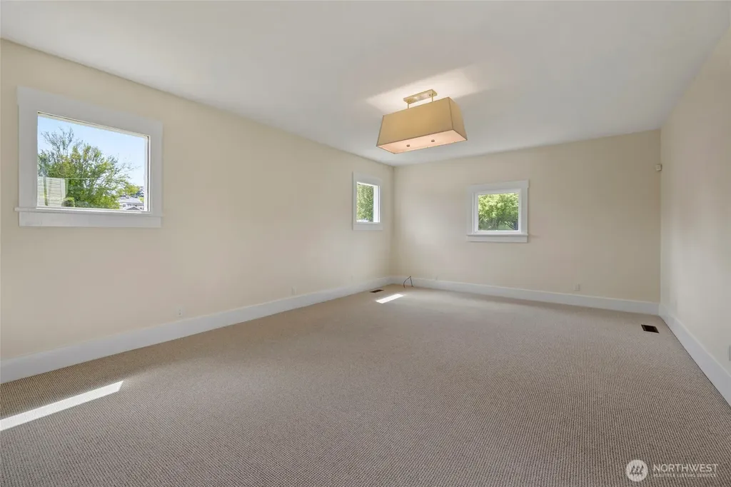 501 NE 9th Street Coupeville WA 98239