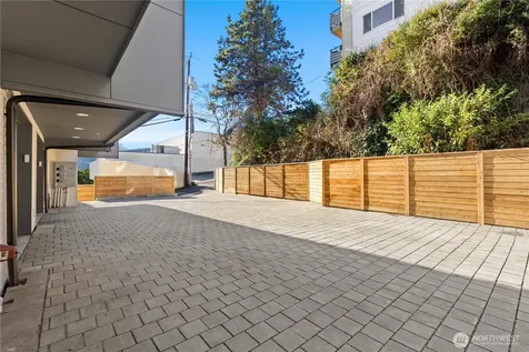 955 N 35th Street Seattle WA 98103