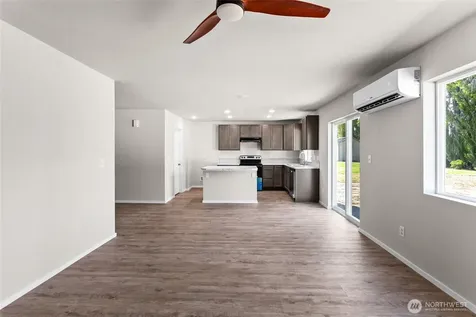 611 N Oak Street Tieton WA 98947