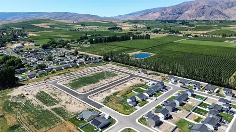 611 N Oak Street Tieton WA 98947