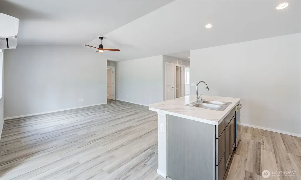 615 N Oak Street Tieton WA 98947
